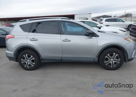 2017 Toyota Rav4 Le z USA, uszkodzony, nr VIN 2T3ZFREV6HW331140